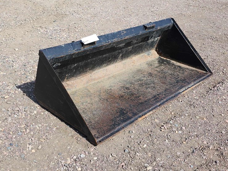 skid-steer-bucket-image-2