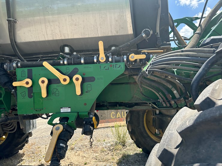 2018-john-deere-r4038-image-15