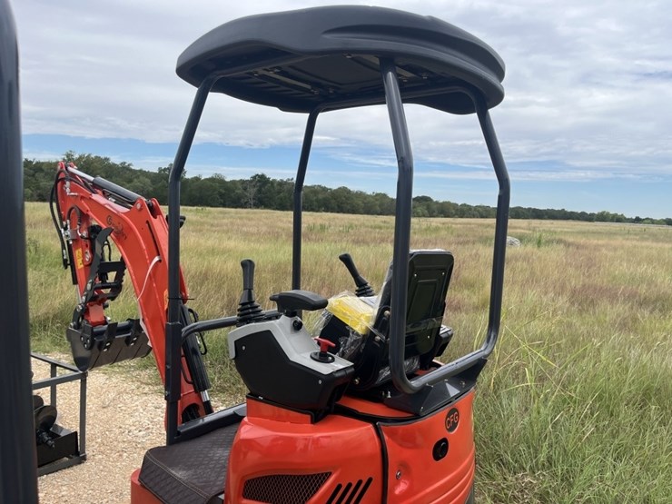 cfg-qk20r-mini-excavator-image-6