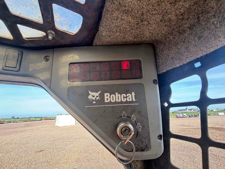 2005-bobcat-t190-image-22