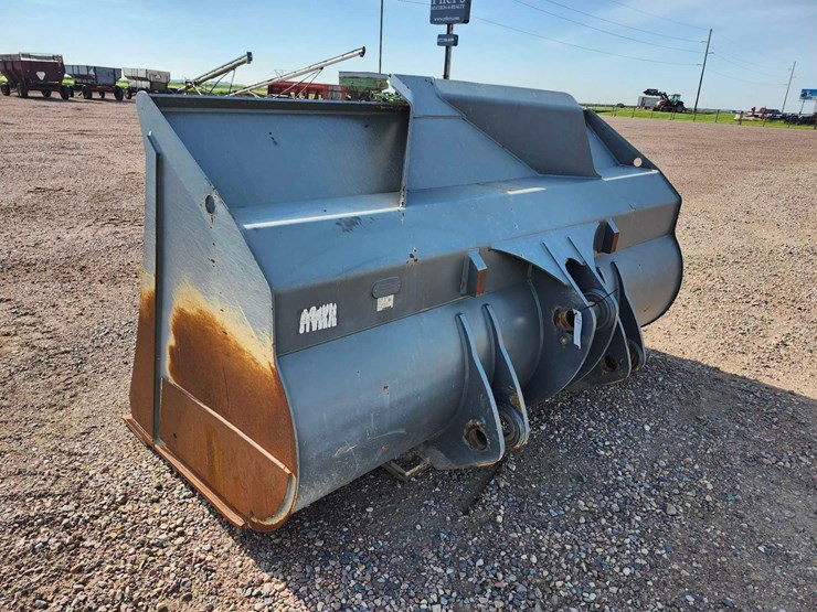 2022-liebherr-l538-bucket-image-4