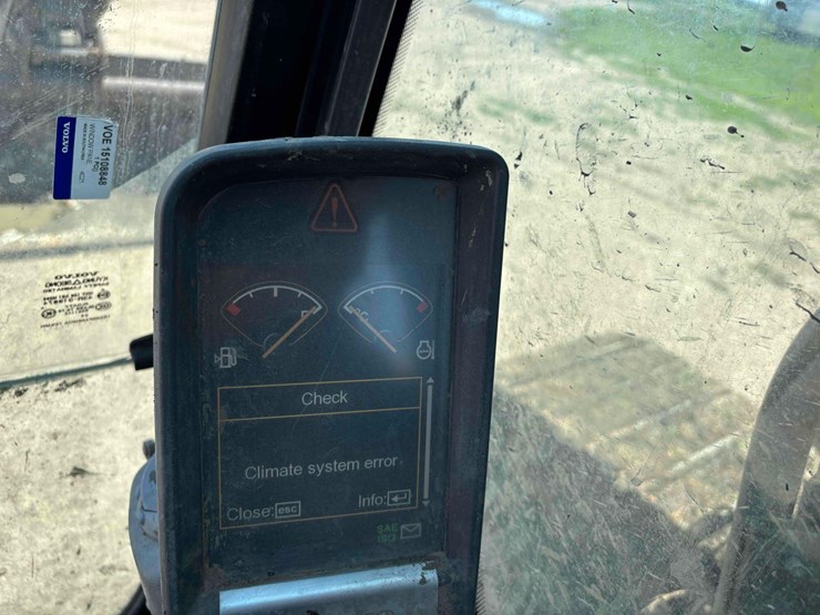 2012-volvo-ec250dl-image-19