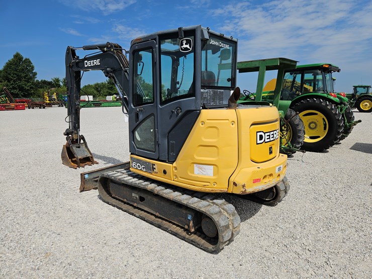 2019-deere-60g-image-15