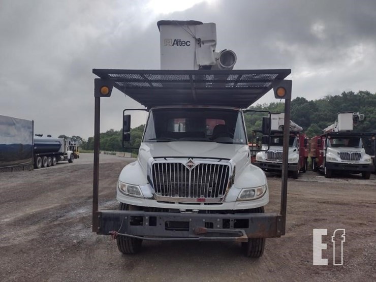 2017-international-durastar-4300-image-2