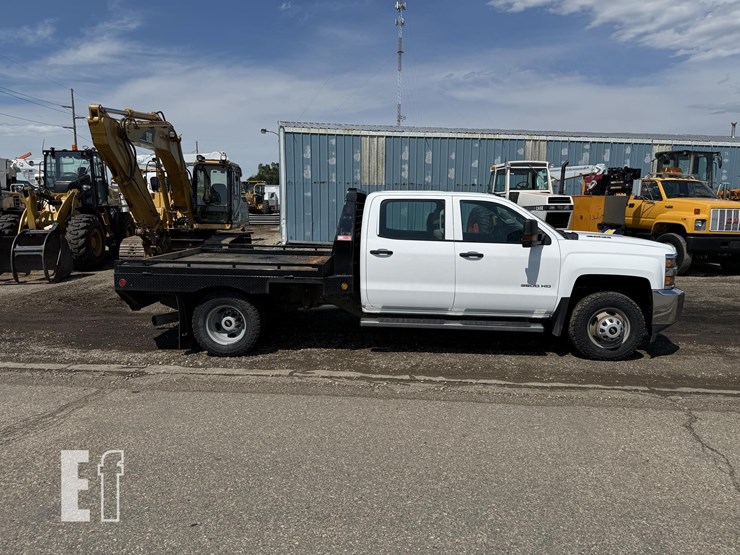 2015-chevrolet-3500hd-image-3