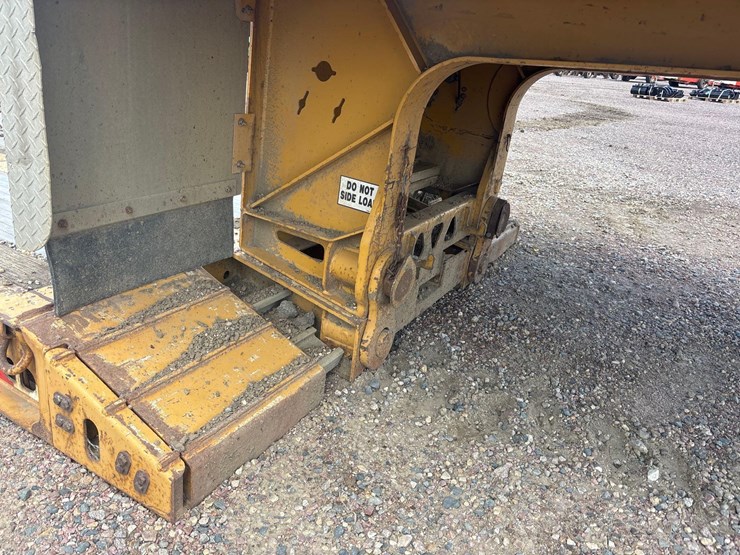 2011-king-48'-x-102"-image-30