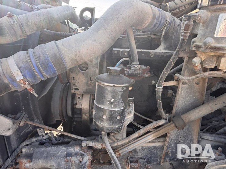 2002-ihc-9400i-day-cab-truck-(gp10940,-unit-109996)-image-58