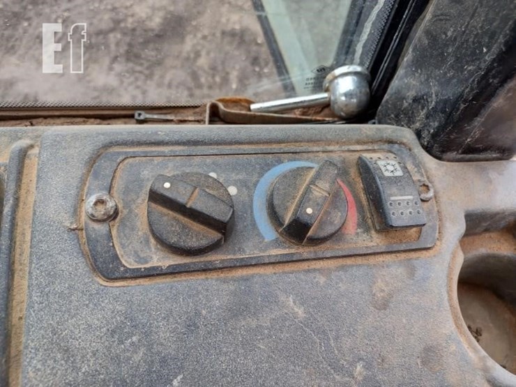 2014-caterpillar-d5k2-lgp-image-14