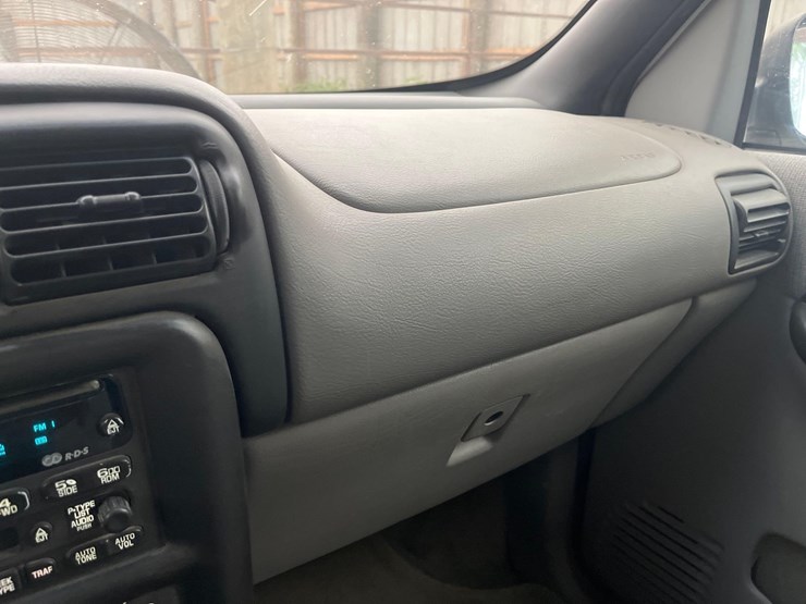 2000-chevrolet-venture-image-32