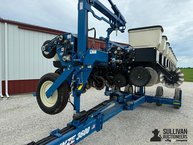 2018-kinze-3600-image-2
