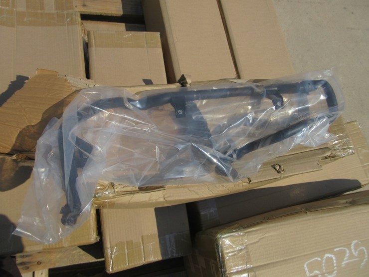 (2)-pallets-of-misc-automotive-parts,-image-5