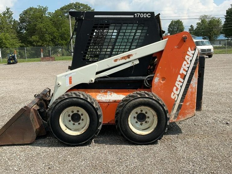 #1151-•-scat-trak-skid-loader-image-2