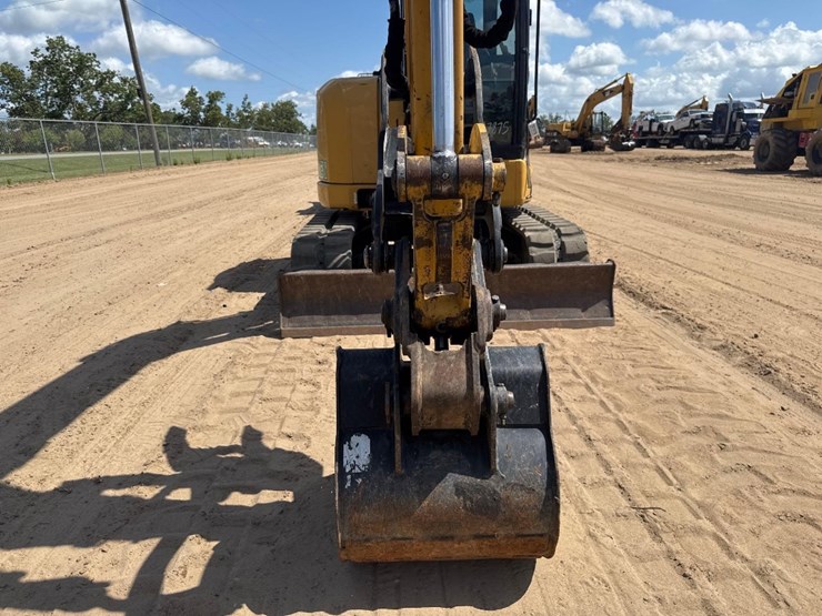 2015-caterpillar-305e2-cr-image-24