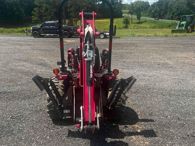 2017-mahindra-max26xl-tractor-image-4