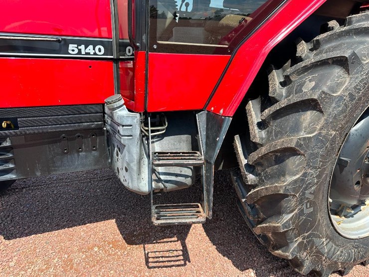 1990-case-ih-5140-image-11