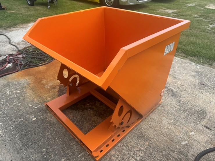 forklift-trash-hopper-image-3
