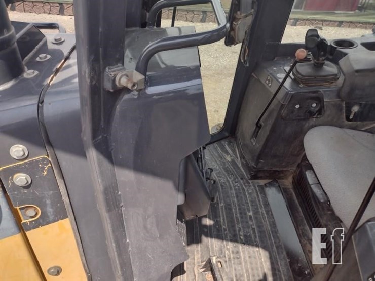 2011-deere-850k-image-14