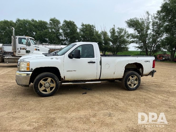 2011-chevrolet-silverado-2500-image-18