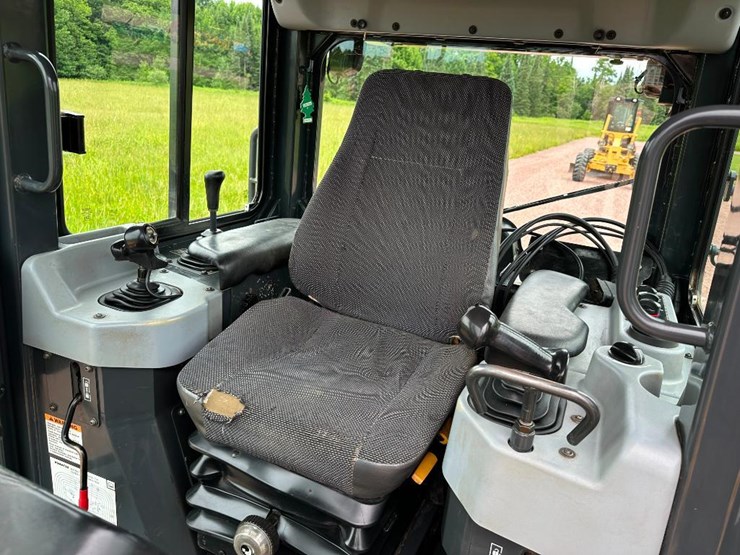 2013-komatsu-d37ex-22-image-48