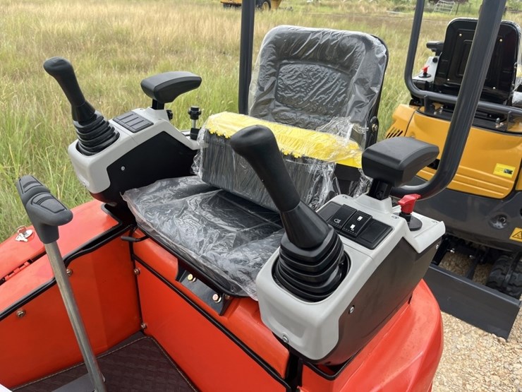 cfg-qk20r-mini-excavator-image-9