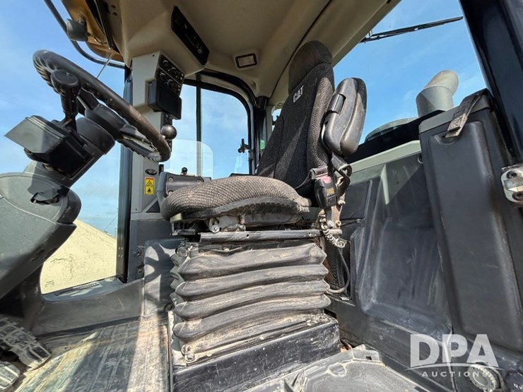 2014-caterpillar-950m-image-66