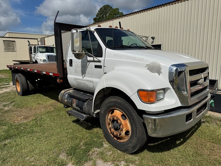 2007-ford-f750-xl-image-2