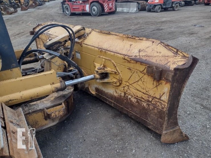 2006-deere-700j-lt-image-18