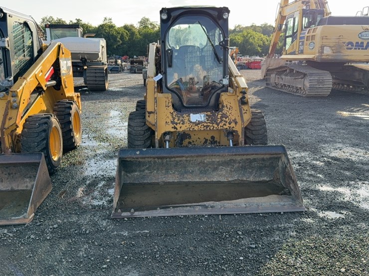 caterpillar-246d-image-2