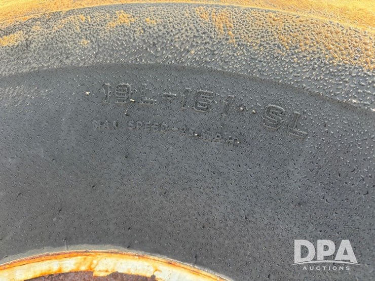 implement-tire-(dr11903)-image-4