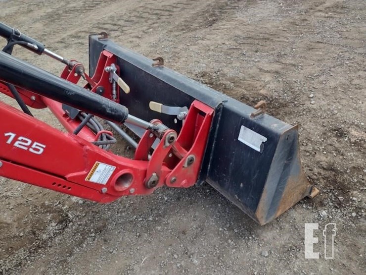 massey-ferguson-1735m-image-14