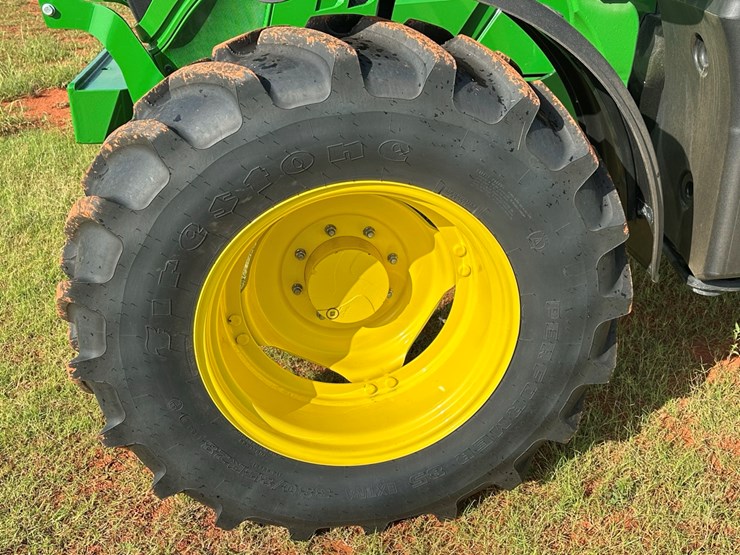 2024-john-deere-6140m-image-3
