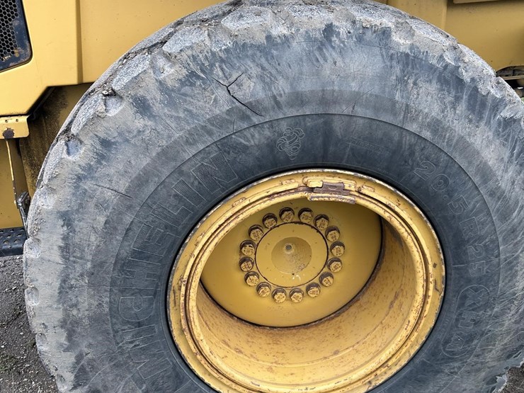 caterpillar-938g-image-21