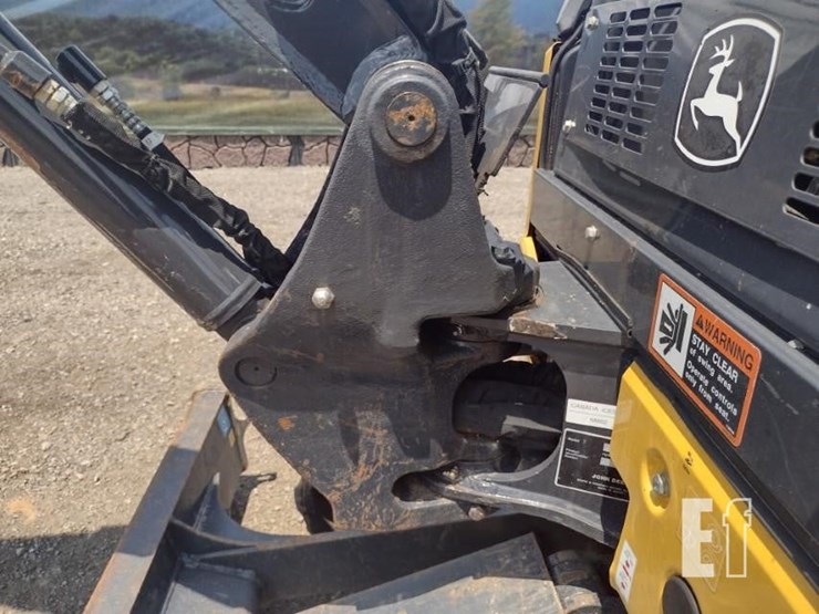 2020-deere-26g-image-25