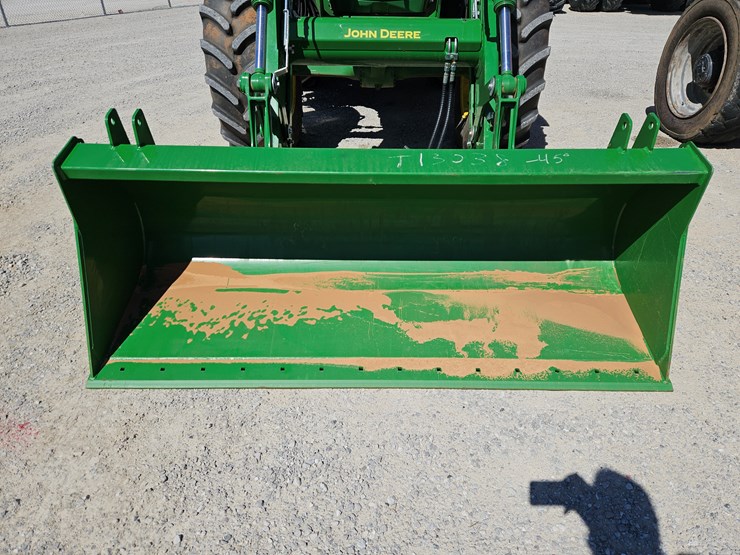 2021-john-deere-6155m-image-3