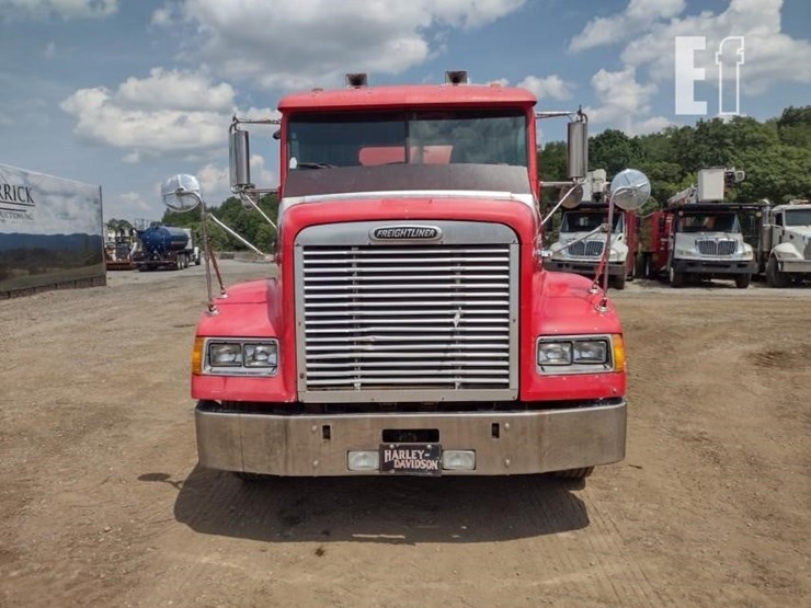 2003-freightliner-fld112-image-2