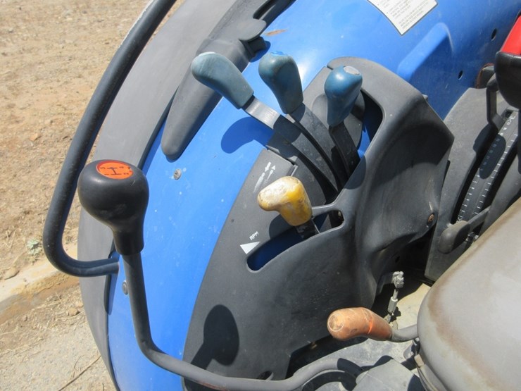 new-holland-t4050f-image-12