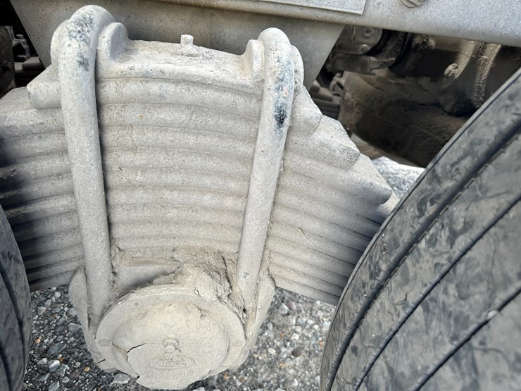 1999-mack-rd688s-image-23
