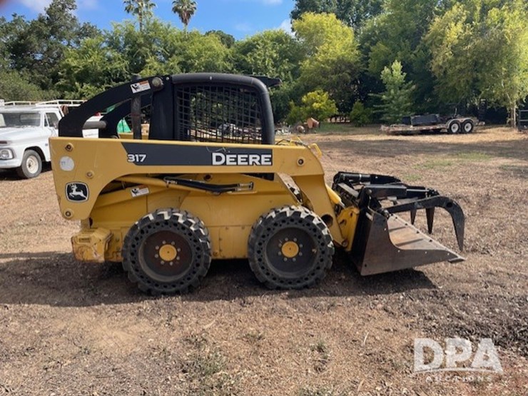 2005-john-deere-317-image-1
