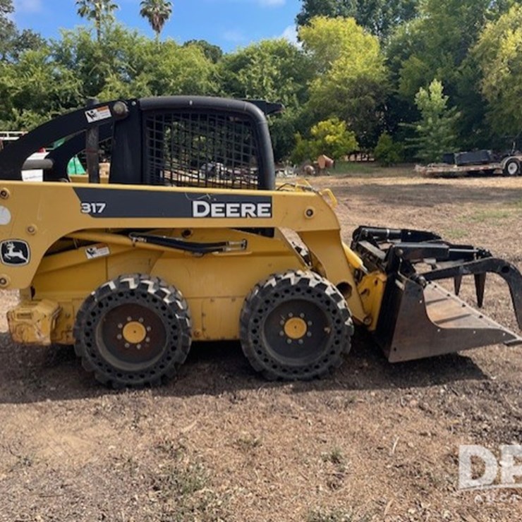 2005 JOHN DEERE 317
