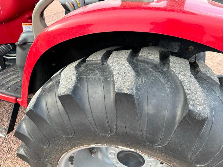 2011-case-ih-farmall-40-image-7