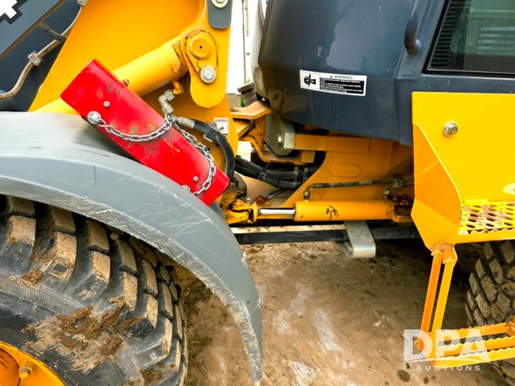 deere-244j-image-52