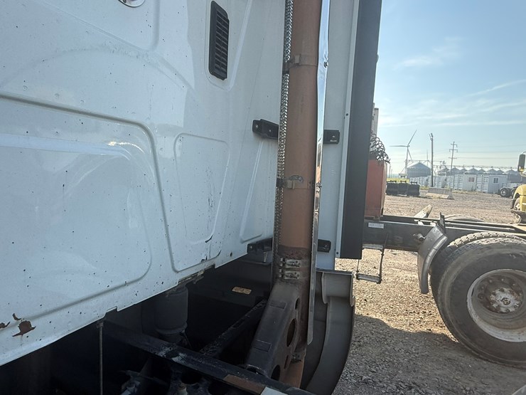 2010-international-prostar-image-22