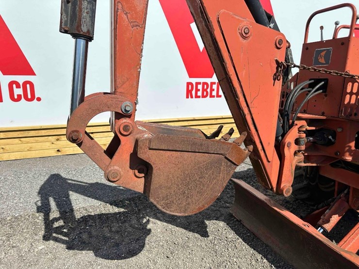 2001-ditch-witch-8020-image-25