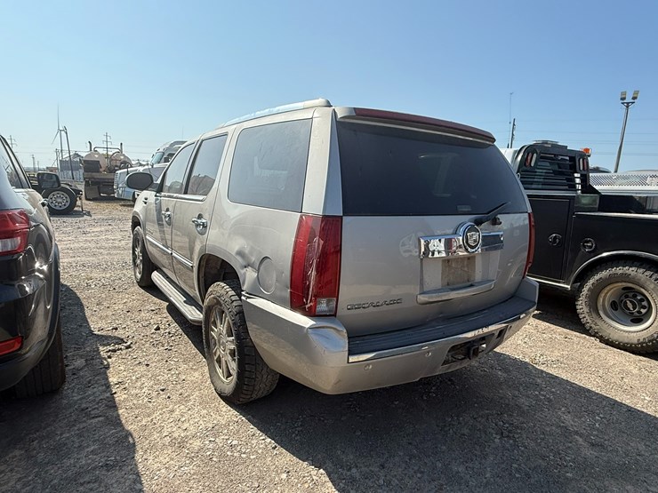 2007-cadillac-escalade-image-4