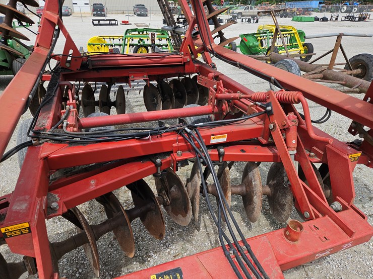 case-ih-3950-image-4