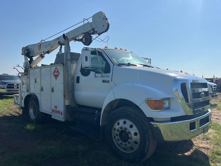 2006-ford-f750-xlt-image-6