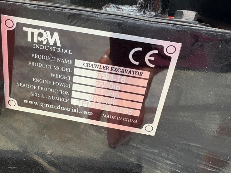 tpm-16-mini-excavator-image-10