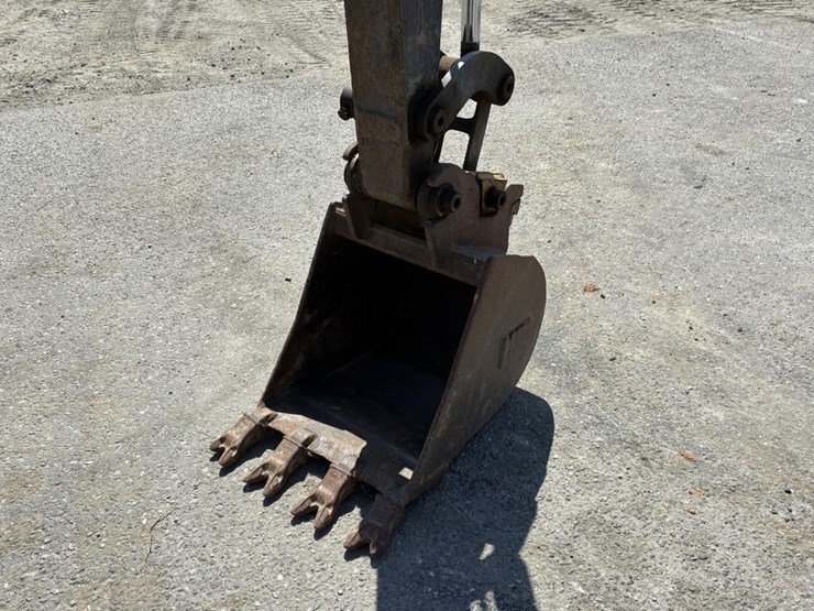 2022-deere-35g-image-10