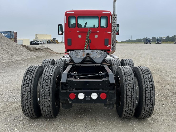 2016-kenworth-t880-image-6