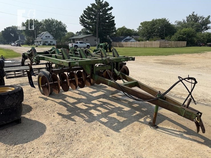 john-deere-710-image-2